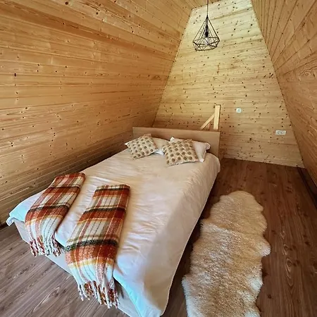 The Frog Glamping *