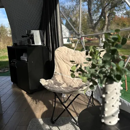 The Frog Glamping Campingplads *