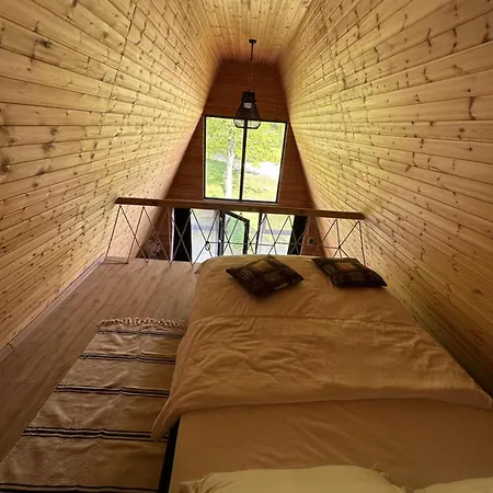 The Frog Glamping Campingplads Horezu