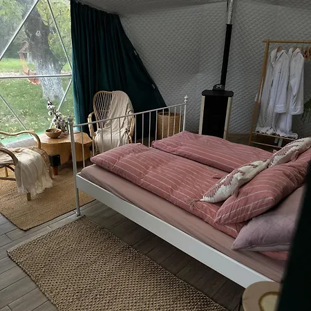 The Frog Glamping * Horezu
