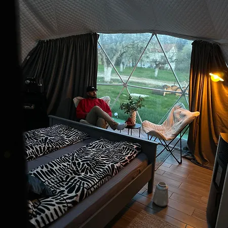 The Frog Glamping Campingplads *